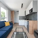 Modern And Elegant 3city In By Renters غدينيا