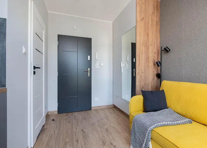 Modern And Elegant 3city In By Renters شقة *