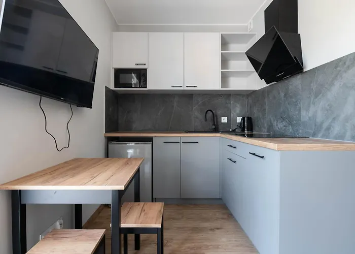 Modern And Elegant 3city In By Renters شقة *