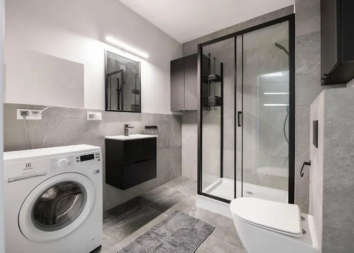 Modern And Elegant 3city In By Renters شقة *