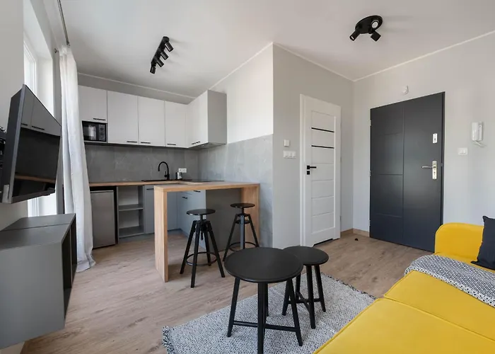 Modern And Elegant 3city In By Renters غدينيا